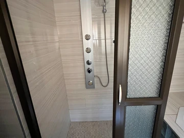 Farm & Agricultural Land