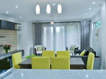 3 Bedroom Flat & Apartment