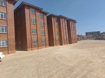 2 Bedroom Flat & Apartment
