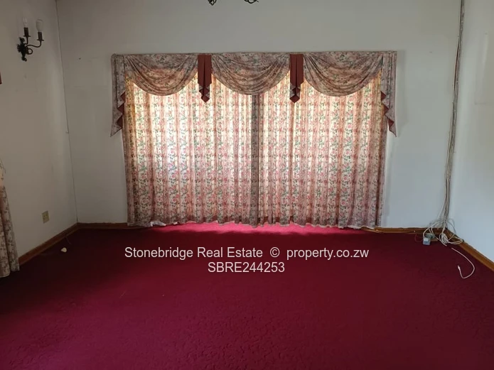 4 Bedroomed  House in Famona to rent for Commercial Use
