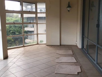 3 Bedroom Flat & Apartment