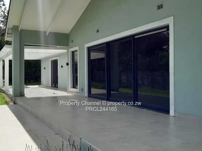 Spacious 3-Bed Mandara Home on 2000m² with Borehole