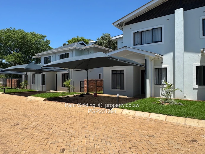 3 Bedroom Upmarket Townhouses - Marlborough