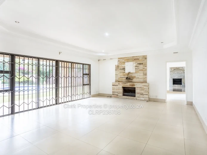 Stylish Family Home In Colne Valley!