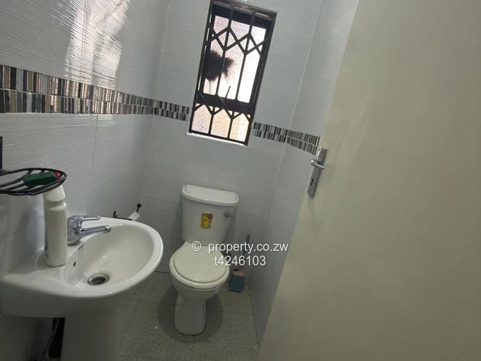Ruwa Rockview 3 bed house for Rent