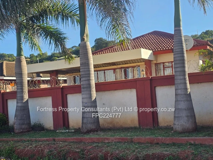 Newly Renovated 4-Bedroom House 