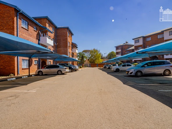 2 Bedroom Flat & Apartment