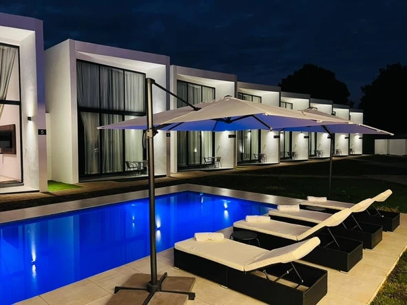 Hotel & Lodge