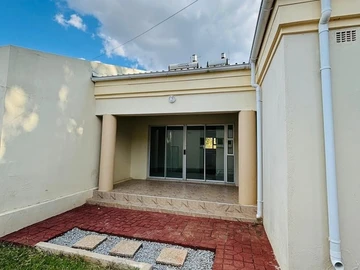 3 Bedroom Flat & Apartment