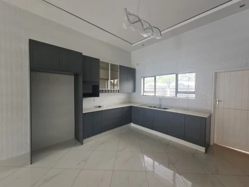 3 Bedroom Garden Flat