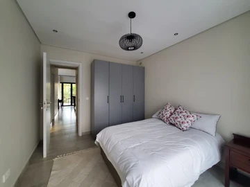 3 Bedroom Flat & Apartment