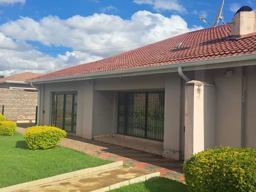 6 Bedroom House