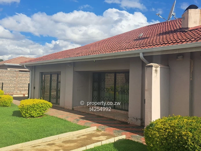 Greystone Park neat 6 bedroomed house to Rent 