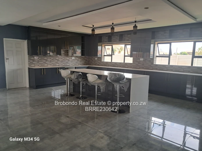 5 bed house for sale in Mt Pleasant Heights recently built. 