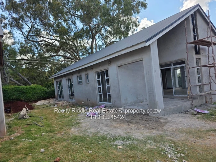 Emerald Hill: New 3-Bed Townhouse Complex w/ Borehole