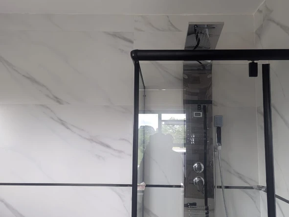 4 Bedroom Flat & Apartment