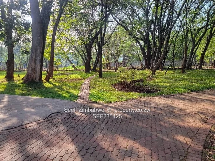 Helensvale Stand  For Sale! 4974sqm