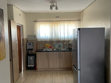 3 Bedroom Flat & Apartment