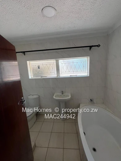 6 Bedroomed house with a 2 bedroomed cottage to let