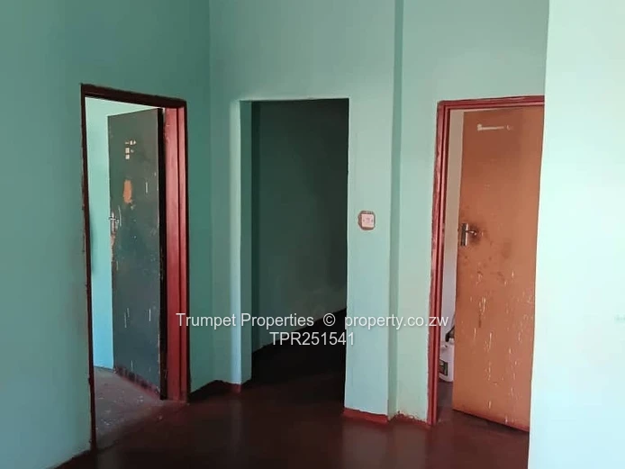 4 Bedroom Family Home In Dzivarasekwa 3 For Sale