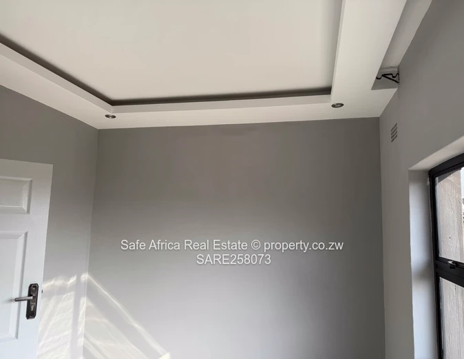 Modern 3-bedroom house in Rainham Gated Community $95 000