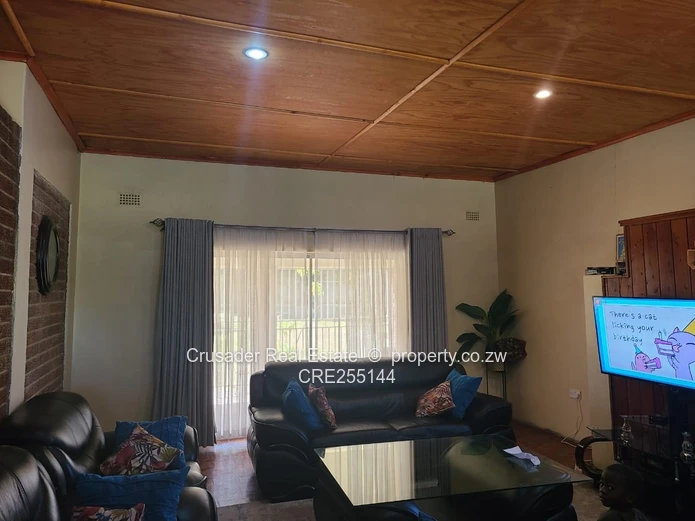 A  4 Stunning 4 Bedroomed House For Sale In Hatfield.Suitable For Cluster Development