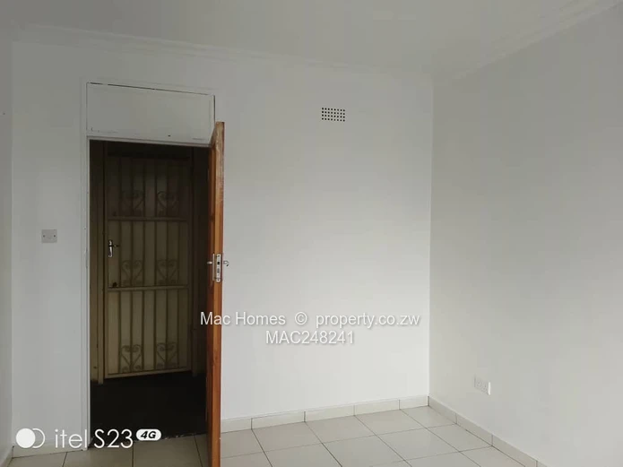 Bedsitter Flat, Trecarrel Court,