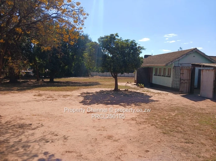 7,350m² Marimba Park Stand — Mature Trees & Existing Dilapidated Home