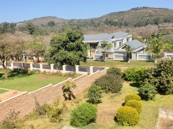6 Bedroom House