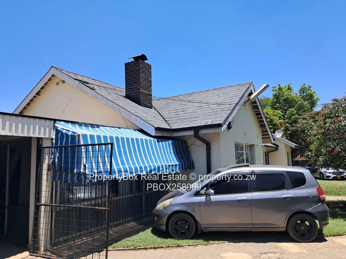 Charming Eastlea Property for sale in a commercialized Suburb!