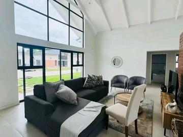3 Bedroom Flat & Apartment
