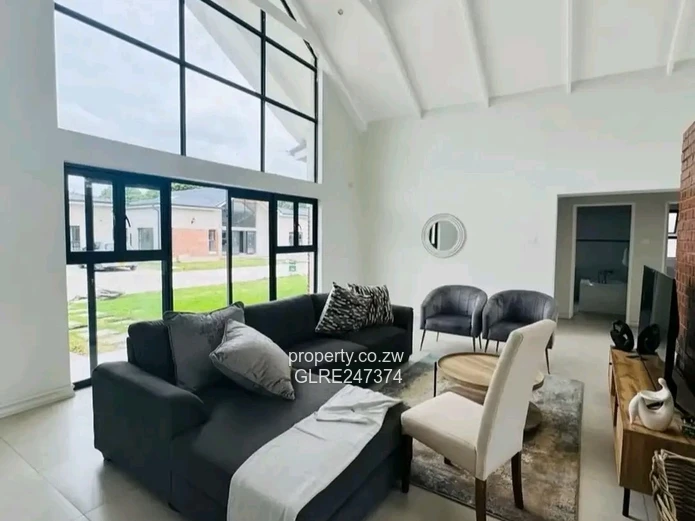 Spacious 3-Bed Apartment in Hatfield with Borehole