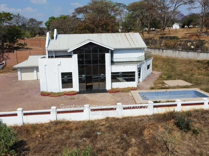 HELENSVALE 14,169m² DEVELOPMENT OPPORTUNITY | USD $2.2M
