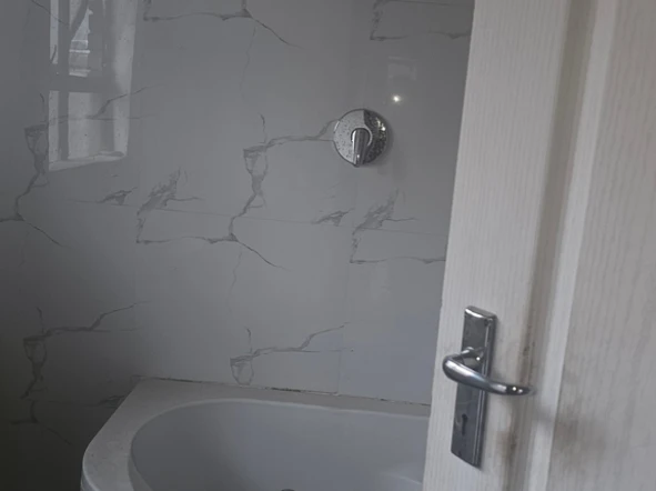 3 Bedroom Flat & Apartment