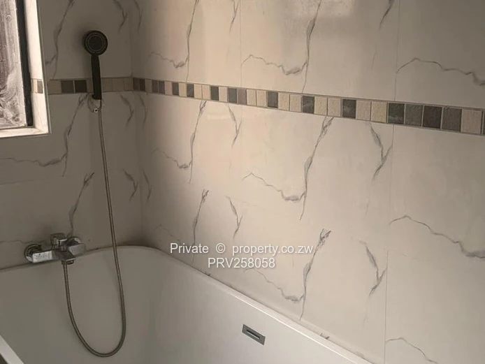 Newly built modern house to let immediately 