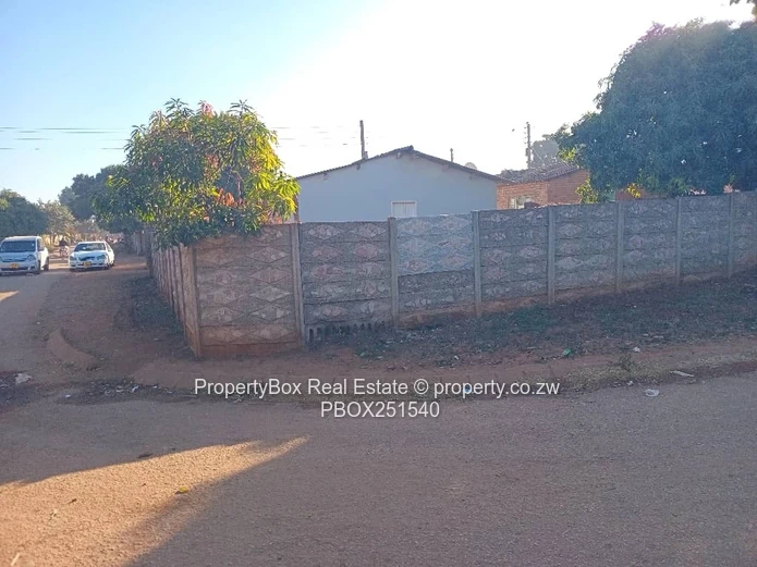 Kuwadzana 1 House for sale!