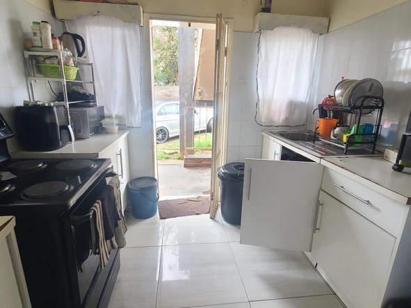 Mabelreign Zambezi Flats 3 bed for rent