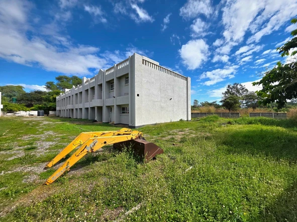 5 Bedroom Flat & Apartment
