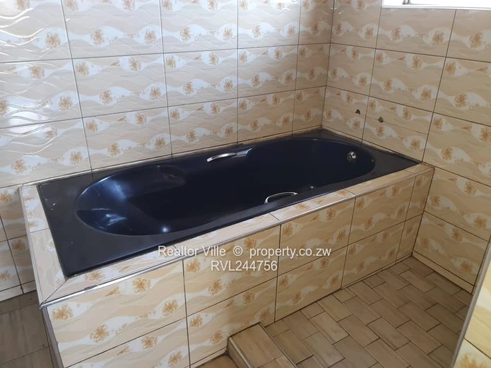 6-Bed Home Granary Park - Tiled Roof, Carport & Ensuite