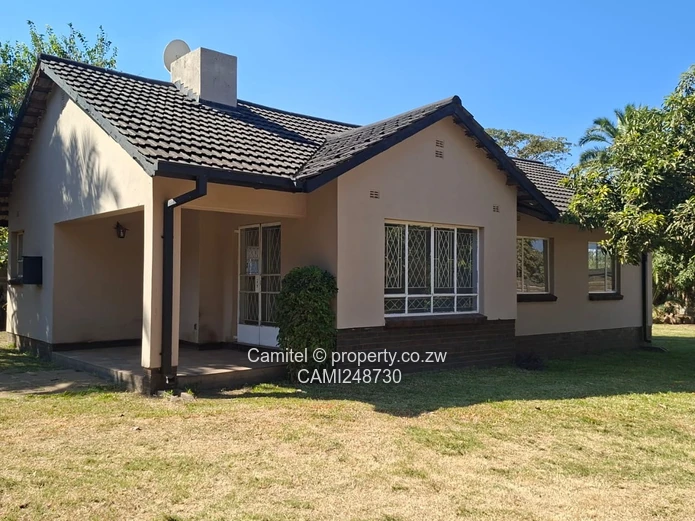 Sunridge 3-Bed Home on 1017m2 with Flatlet and Carport