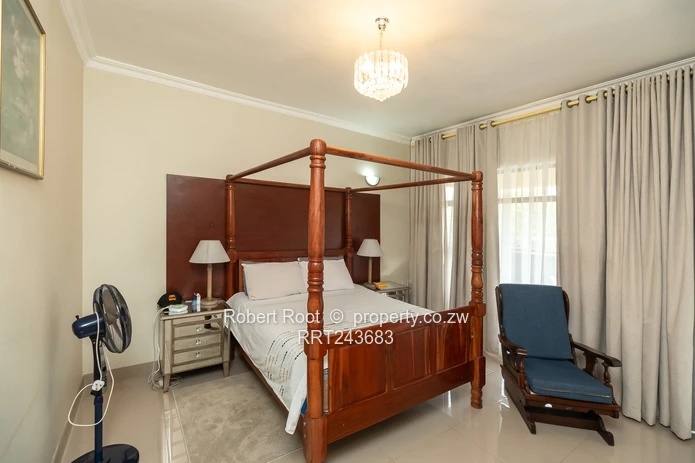 Stunning 3 bed fully furnished apartment!