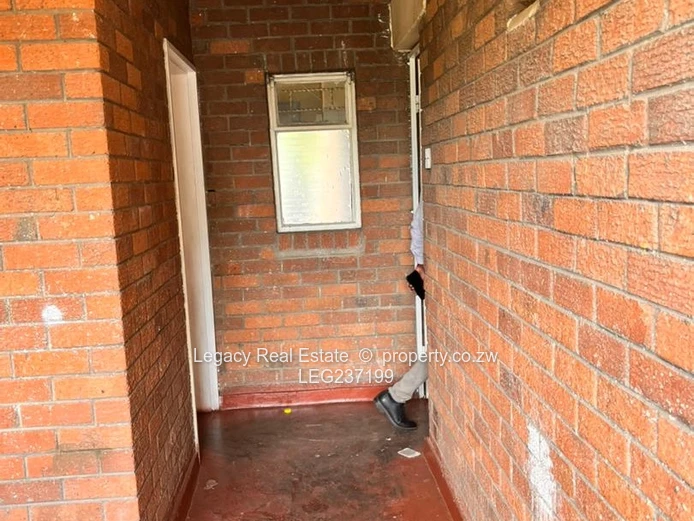 Value-For-Money 3-Bedroom Flat in Prospect,Down -Floor  Flat  in a Convinient Prospect Location