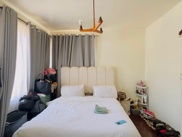2 Bedroom Flat & Apartment