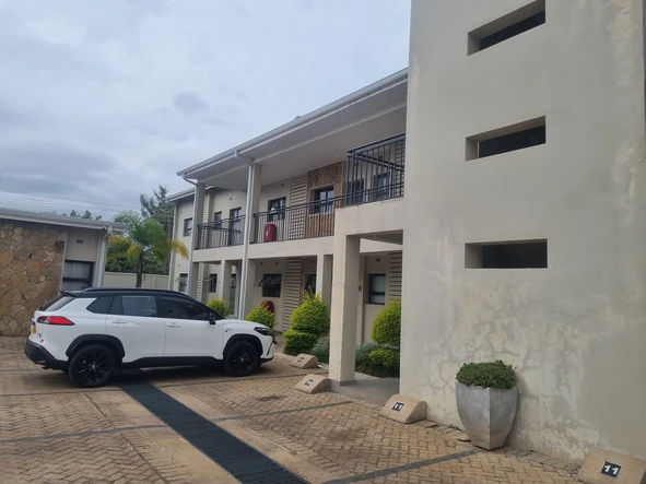 3 Bedroom Flat & Apartment