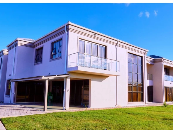 6 Bedroom House