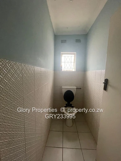 Solid Starter Home in Windsor  (Sole Mandate)