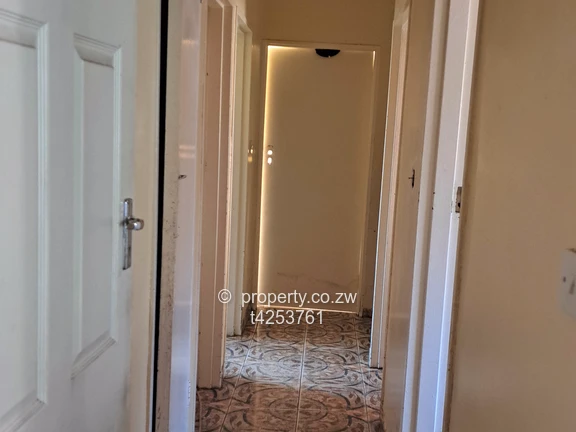 Cotswold hills neat 4 bedroomed house to Rent 