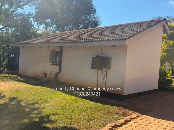  3-Bed Cottage with Solar & Borehole — Helensvale