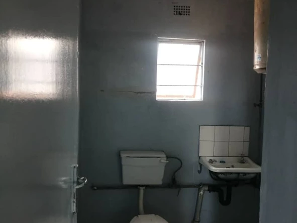 2 Bedroom Flat & Apartment