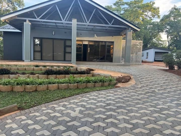 6 Bedroom House